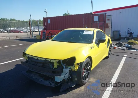 2017 Subaru Brz Series. Yellow из США, поврежденный, VIN JF1ZCAC1XH9601468